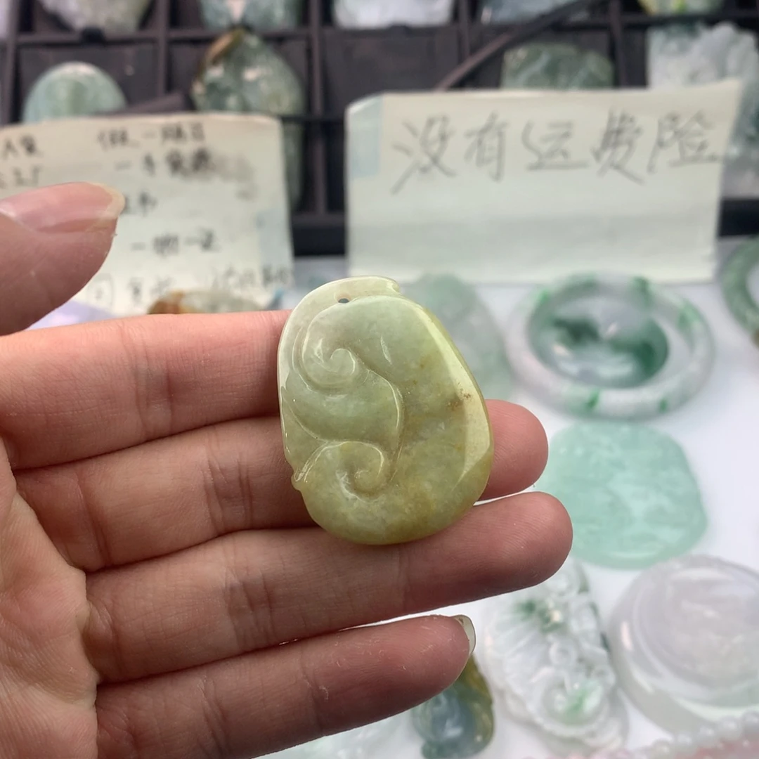 翡翠颈饰未镶嵌一