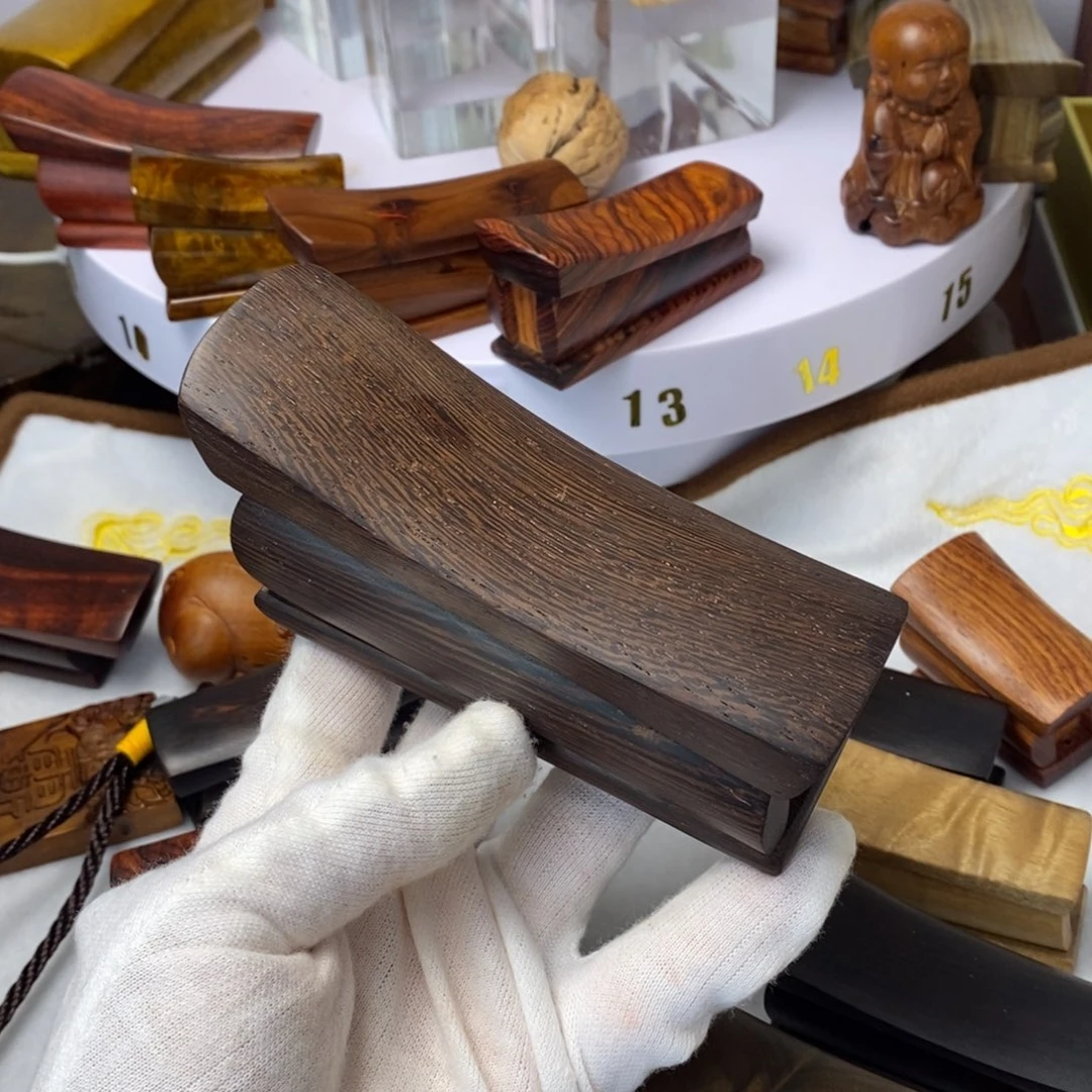 鸡翅木大慈文玩儿。摆件