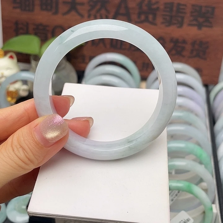 红****翡翠未镶嵌手镯54.7/12.8/8.2