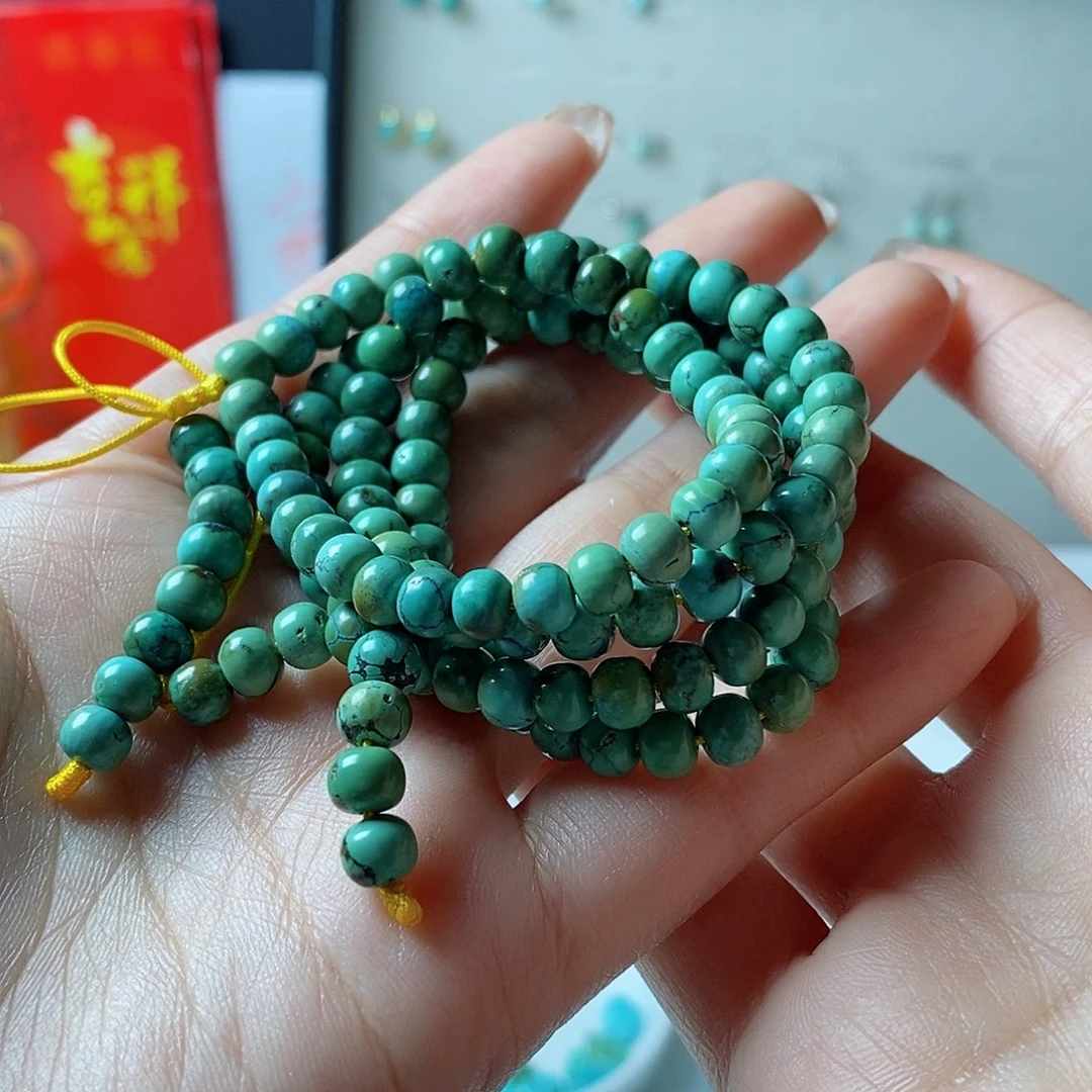 绿松石颈饰未镶嵌