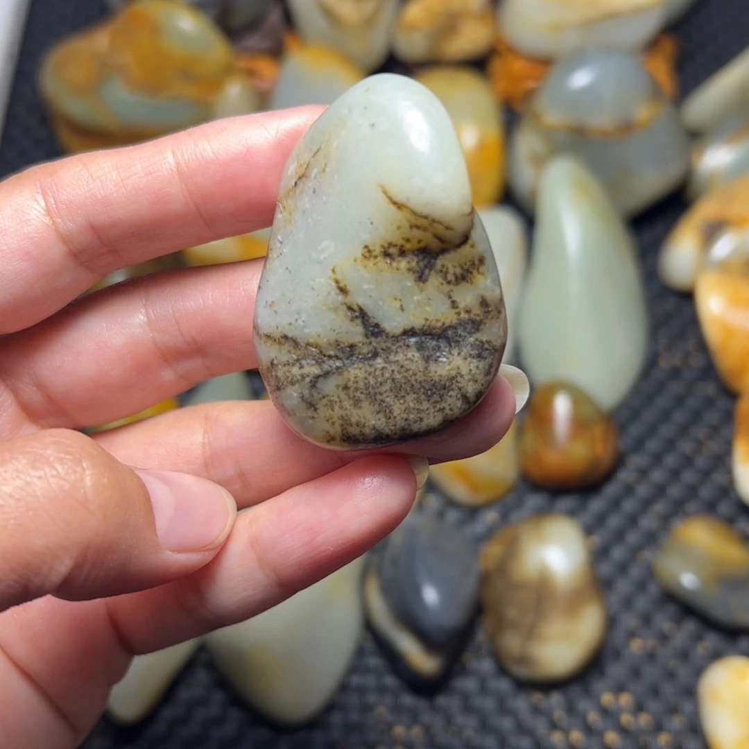 和田玉未镶嵌把件A16