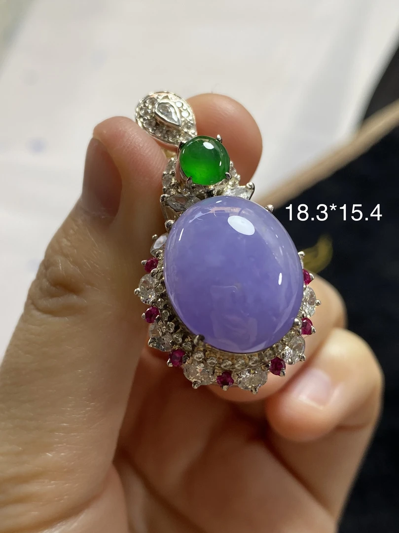 缅甸天然翡翠A货铜托镶嵌