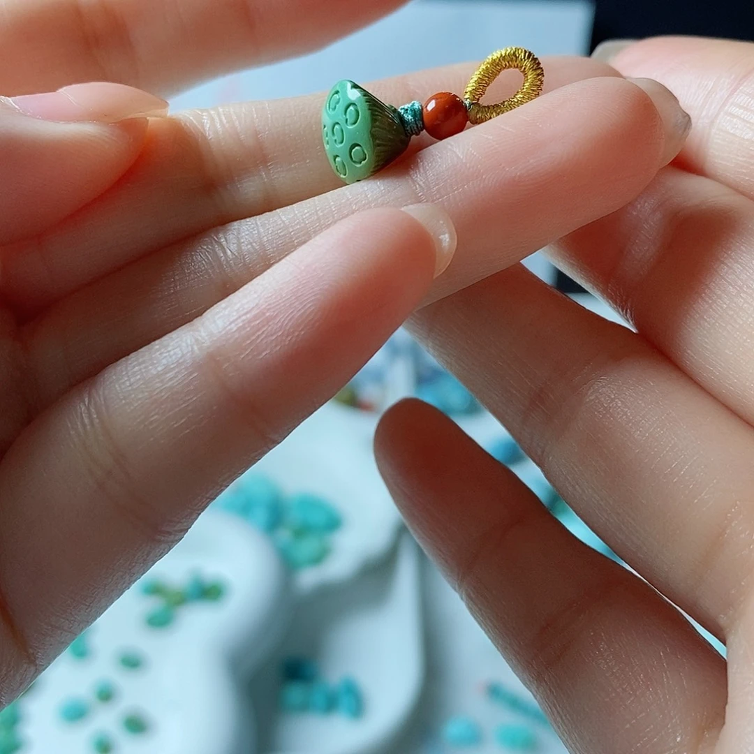 绿松石颈饰未镶嵌