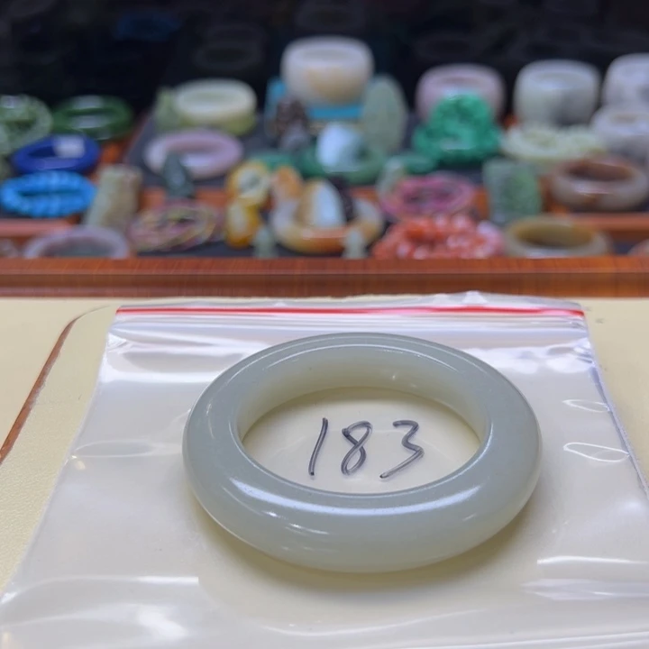 未镶嵌手镯石英质玉玮183