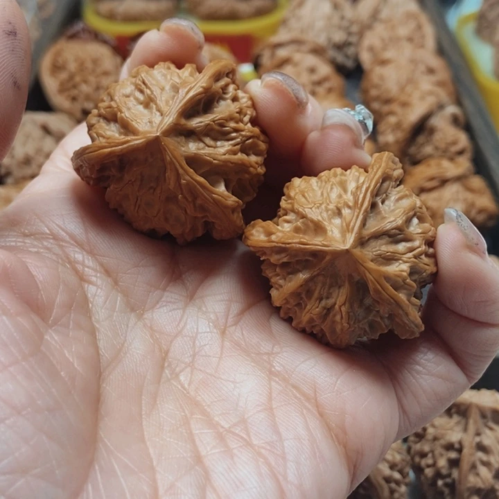 陈***丑吊坠文玩核桃盘山