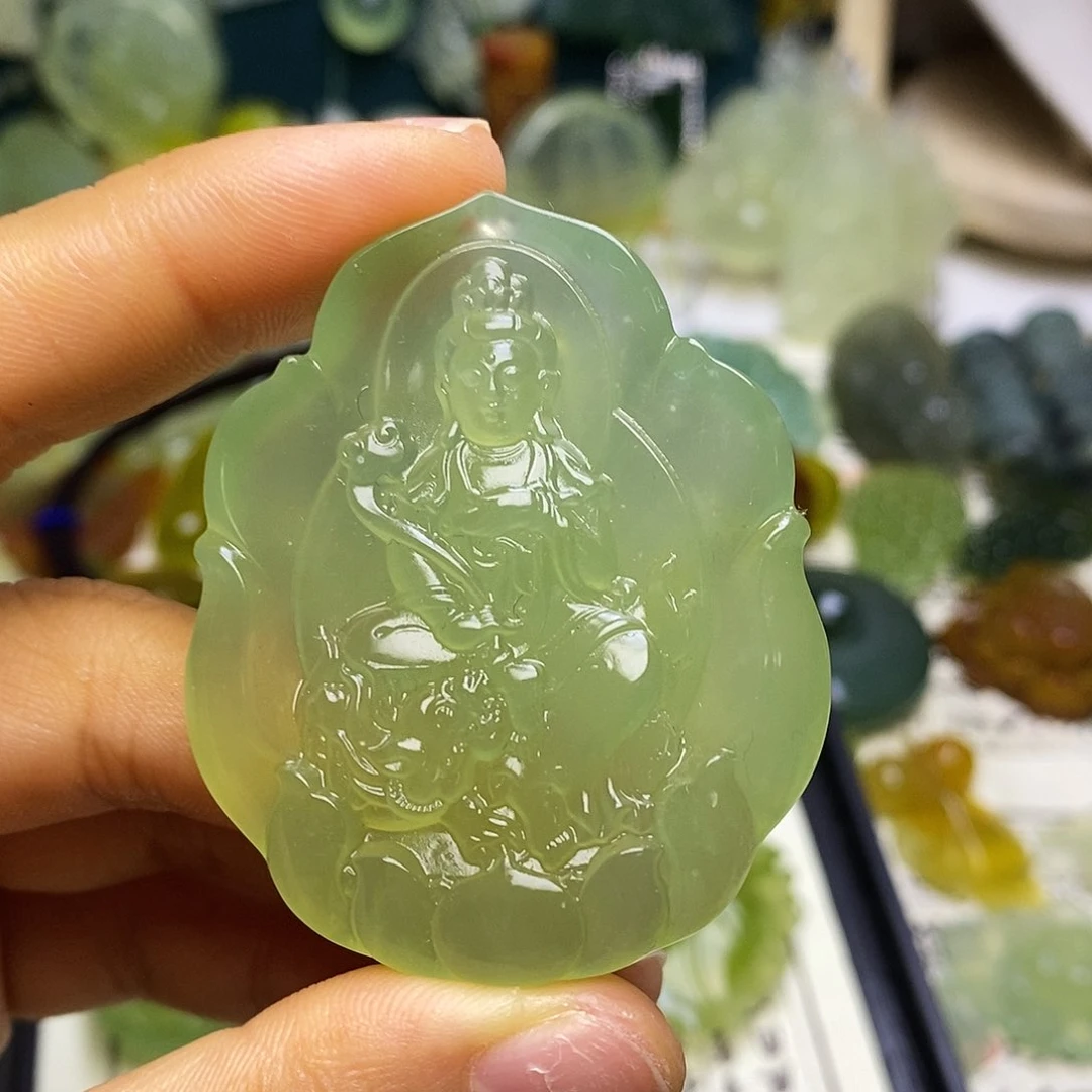 蛇纹石玉未镶嵌颈饰小*弟