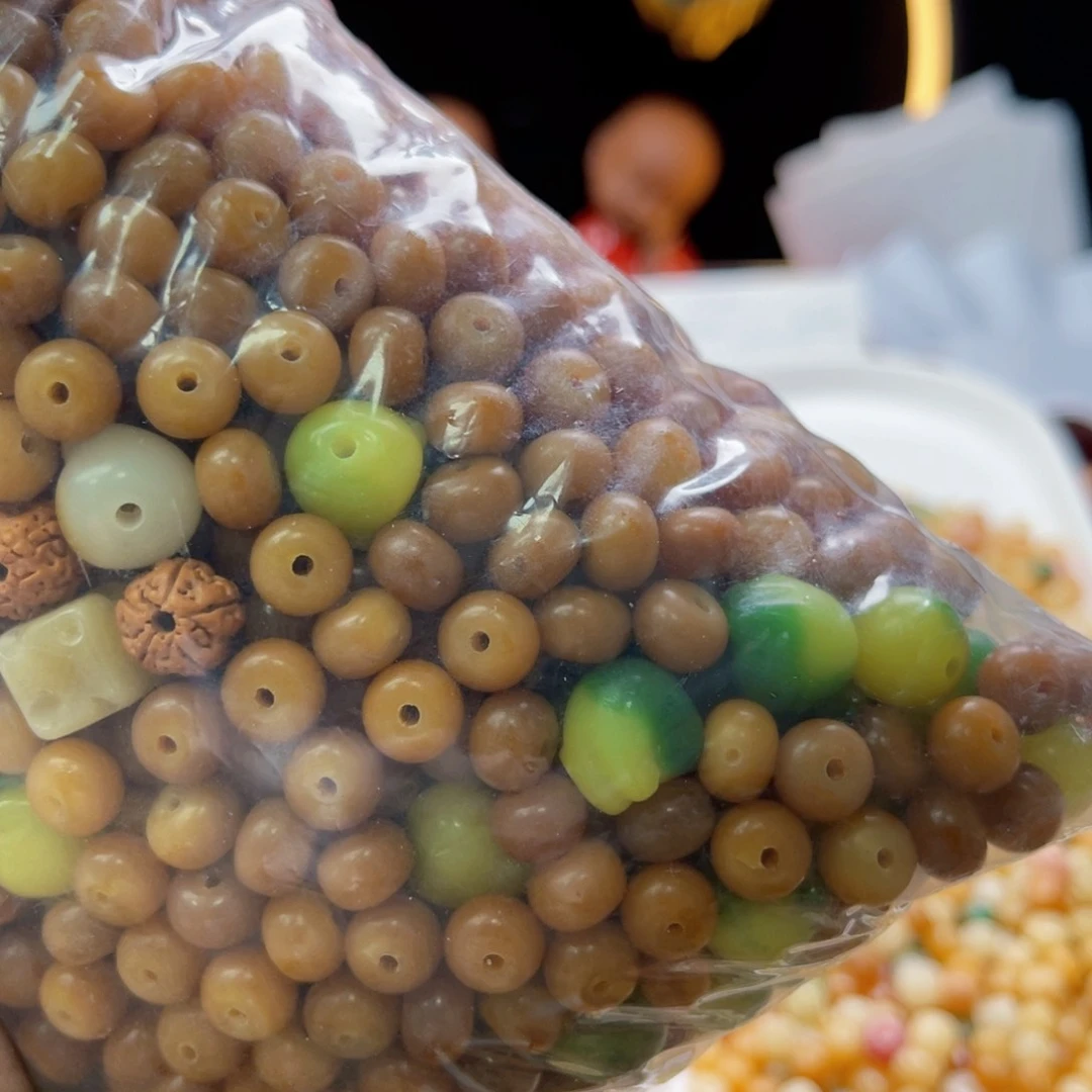 吊坠白玉菩提自***性z9mm/混珠锅底瑕