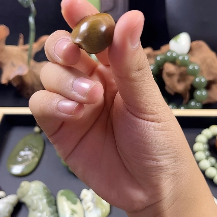 健***乐岫岩河磨玉（透闪石质玉）未镶嵌手链