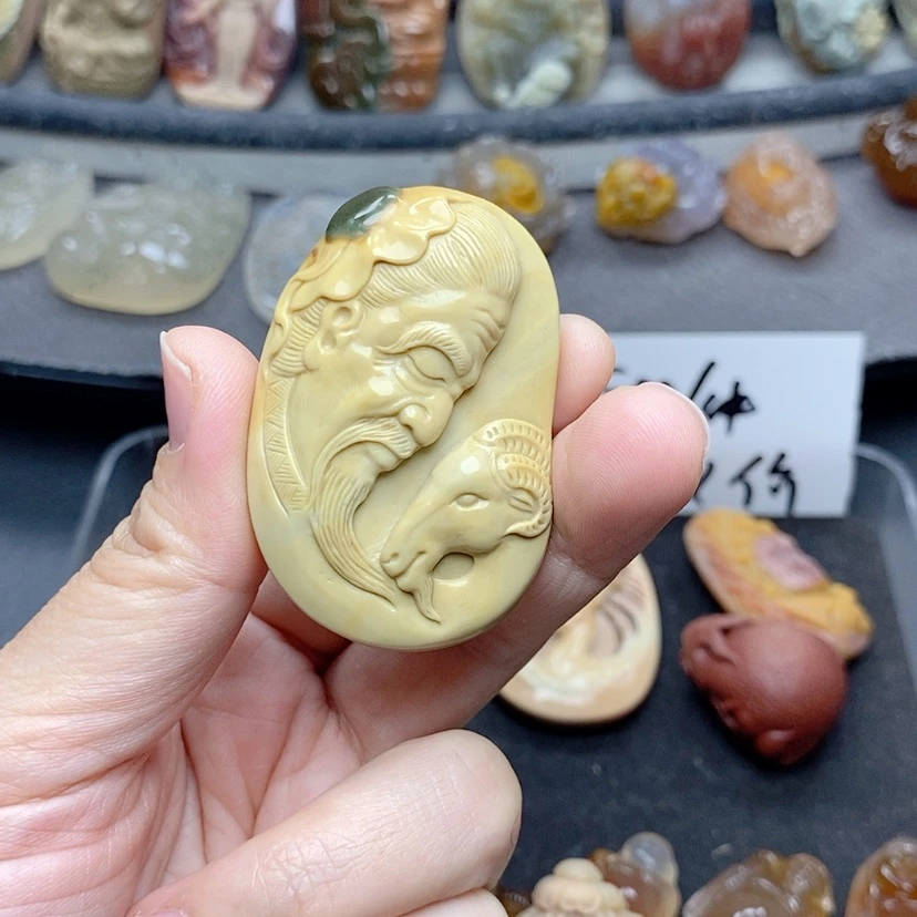 【闪购商品】定制石英质玉吊坠未镶嵌