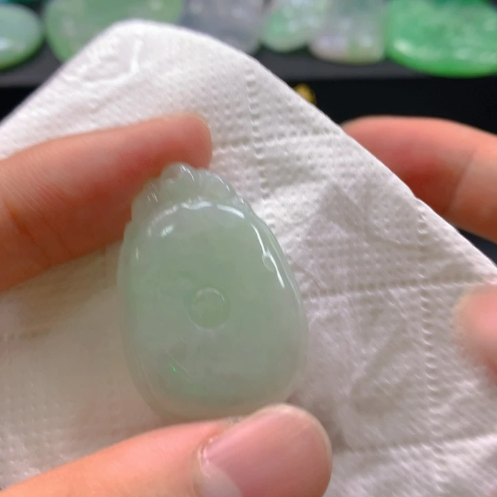 翡翠未镶嵌挂件翡翠