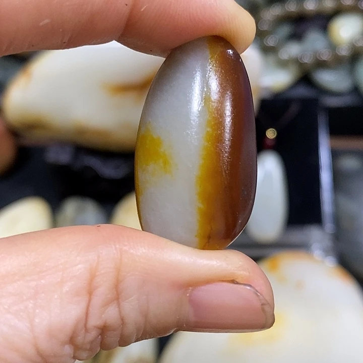 和田玉（糖玉）未镶嵌挂件