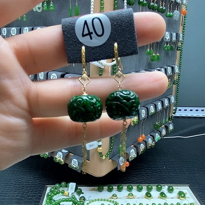 18K金镶嵌翡翠耳饰