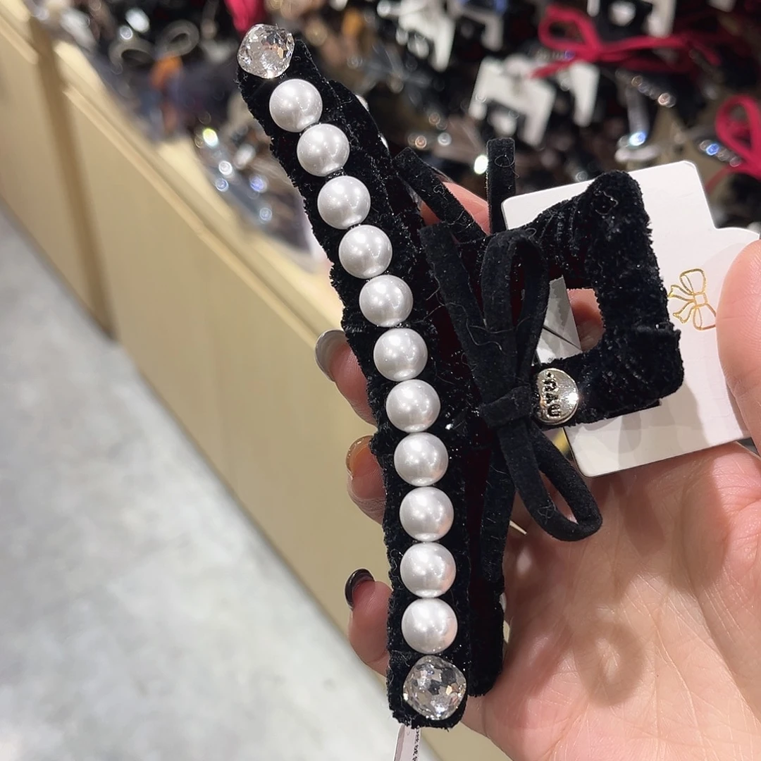 布艺非金属小香风黑色带珠珠13大抓