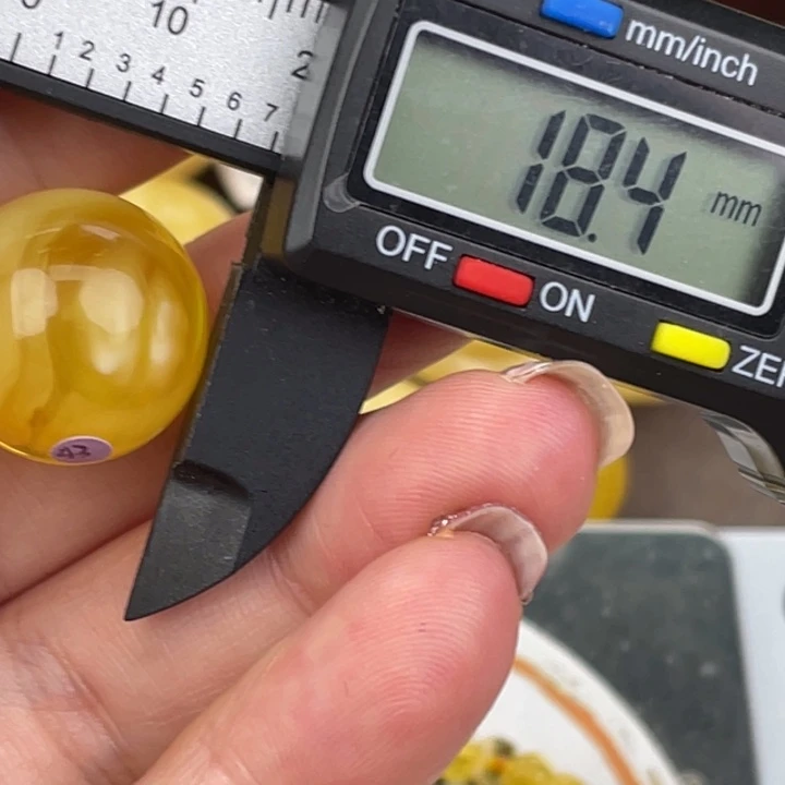 琥珀未镶嵌裸石495
