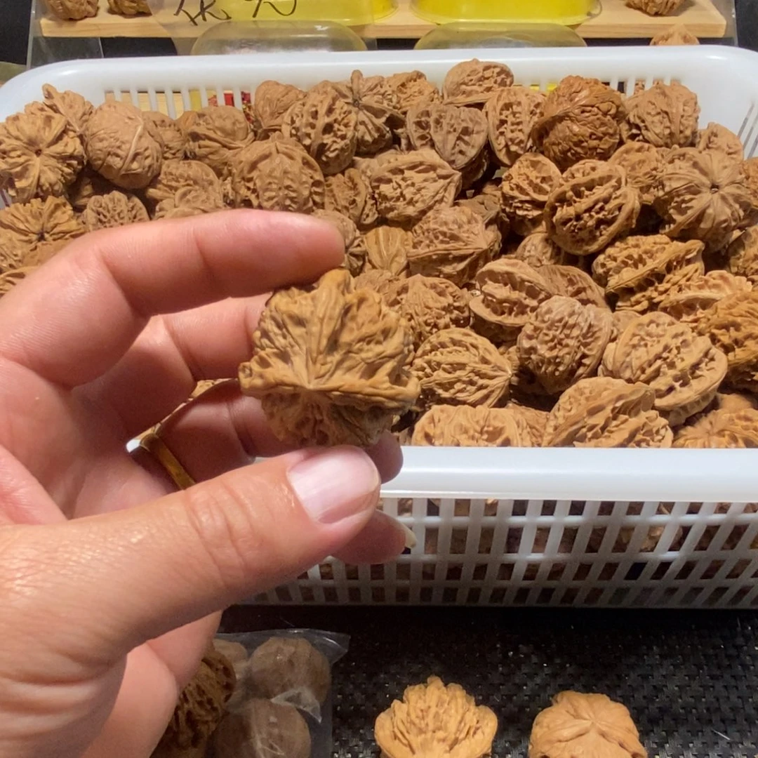 小***～文玩核桃吊坠核桃异形