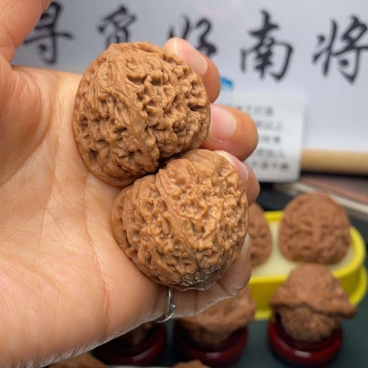 文玩核桃吊坠38尺三角肉球