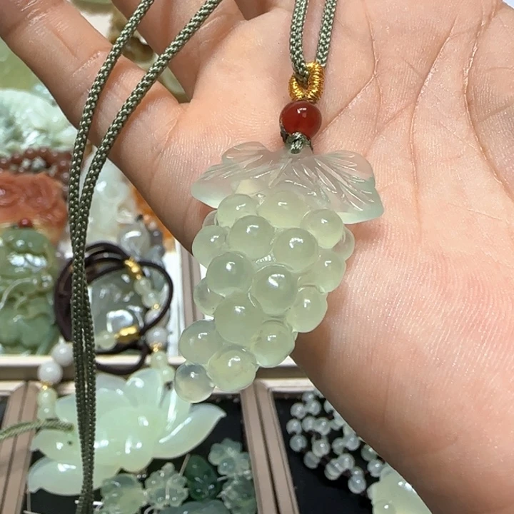 蛇纹石玉未镶嵌吊坠