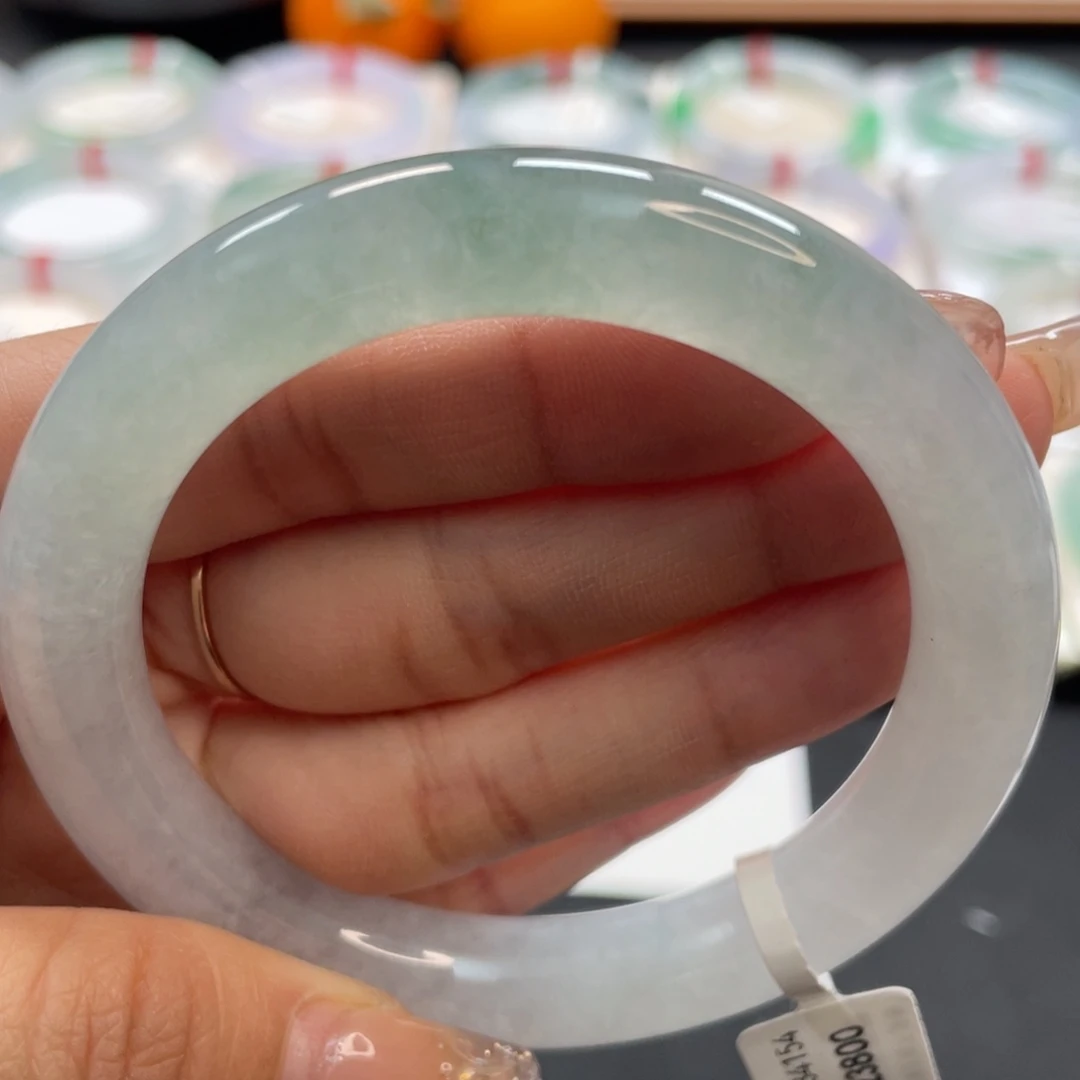 【闪购商品】翡翠手镯未镶嵌55渐变色冰条8号