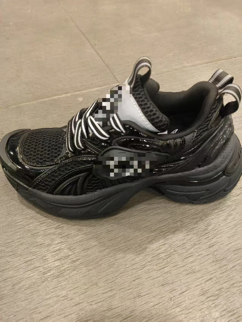 女士休闲运动旅游鞋