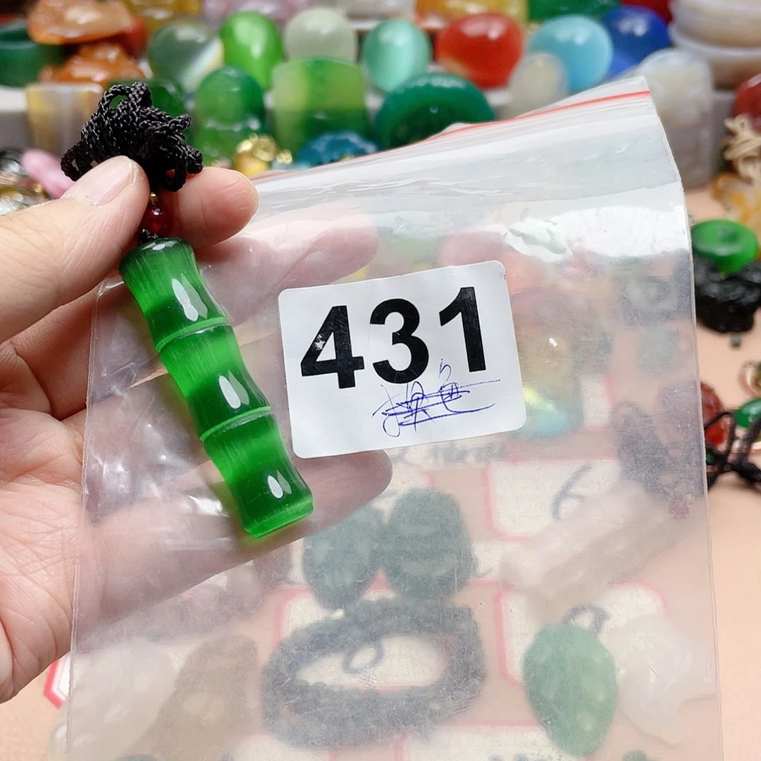 合金颈饰玛瑙/玉髓卿**?