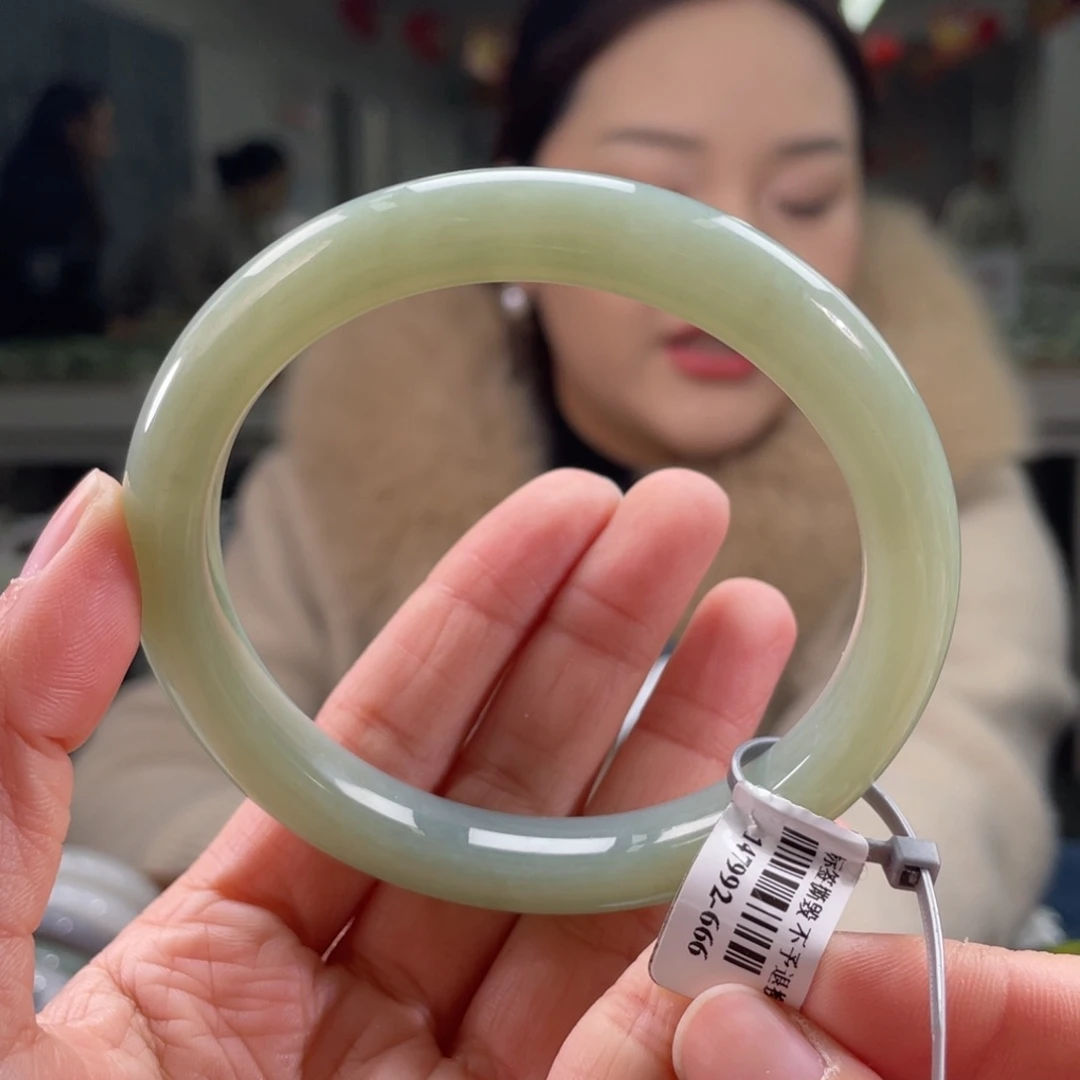 未镶嵌手镯和田玉65