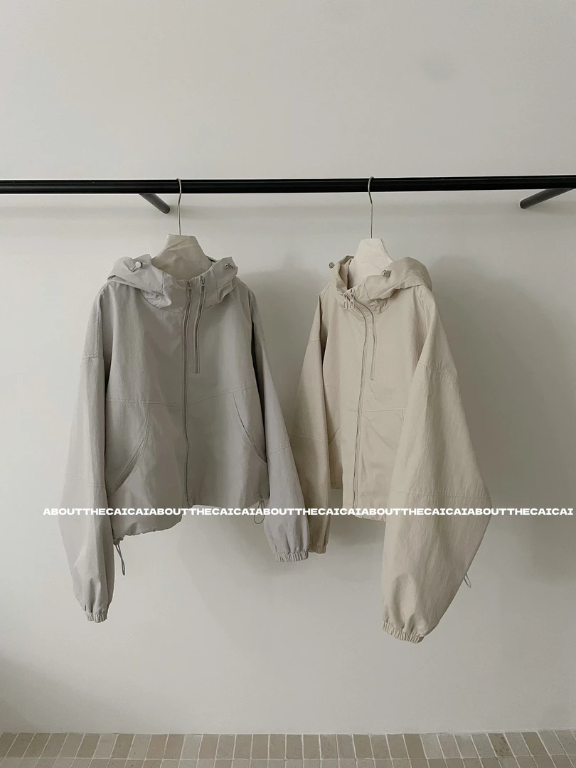 CAICAI/春季廓形双拉链连帽短款冲锋衣夹克外套女休闲上衣