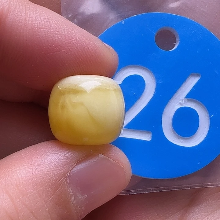 未镶嵌蜜蜡裸石微瑕13.5m m