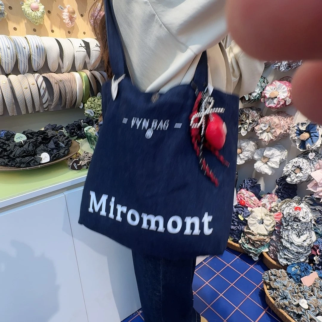 包包蓝色无挂件哦哦哦