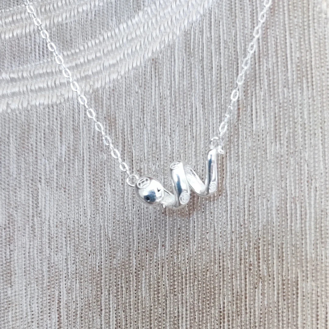 坠链均足银 足银卷卷蛇发财蛇项链简约小众设计百搭可爱蛇年礼物