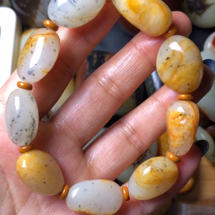 和田玉未镶嵌珠宝奇石