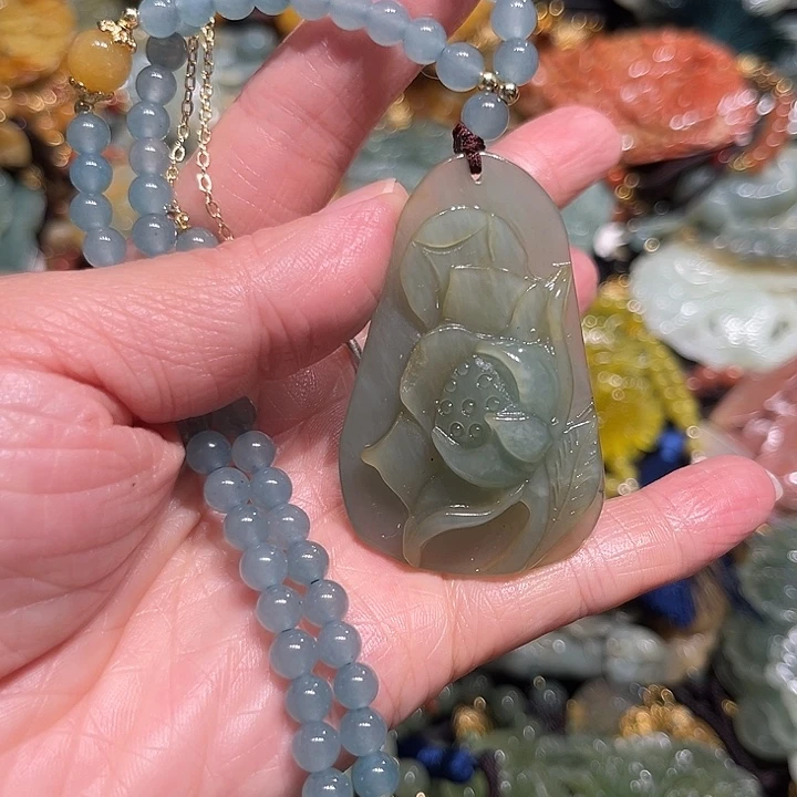 未镶嵌岫玉吊坠(赠链)