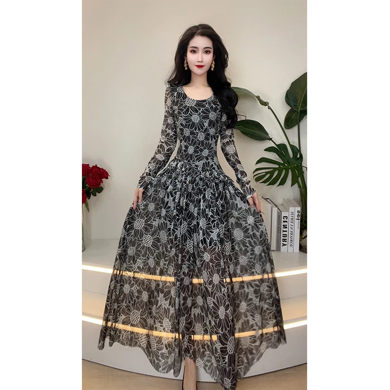 2025秋季新款法式高级感连衣裙气质收腰显瘦长裙女神范裙子25820