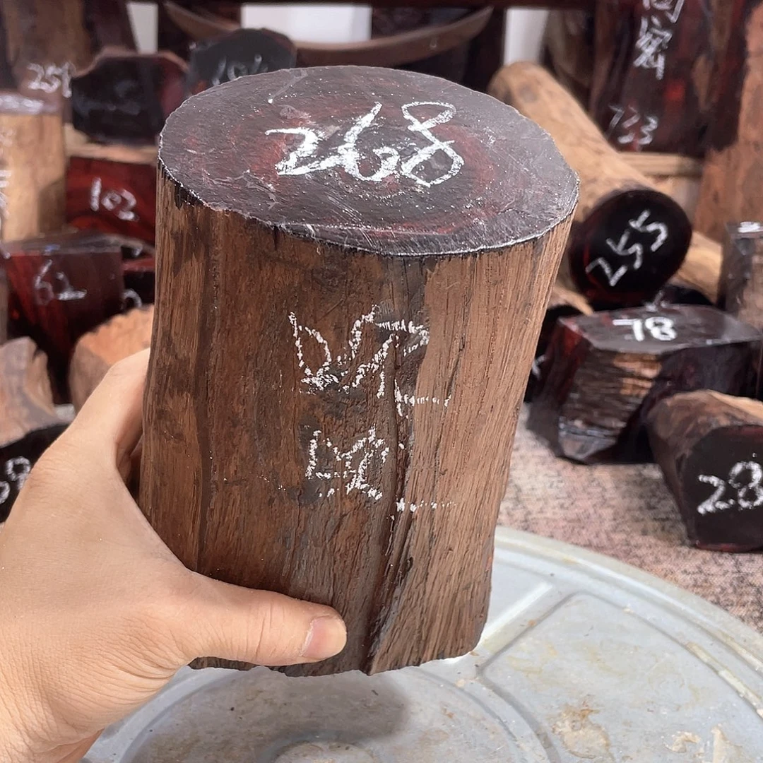 交趾黄檀（大红酸枝）