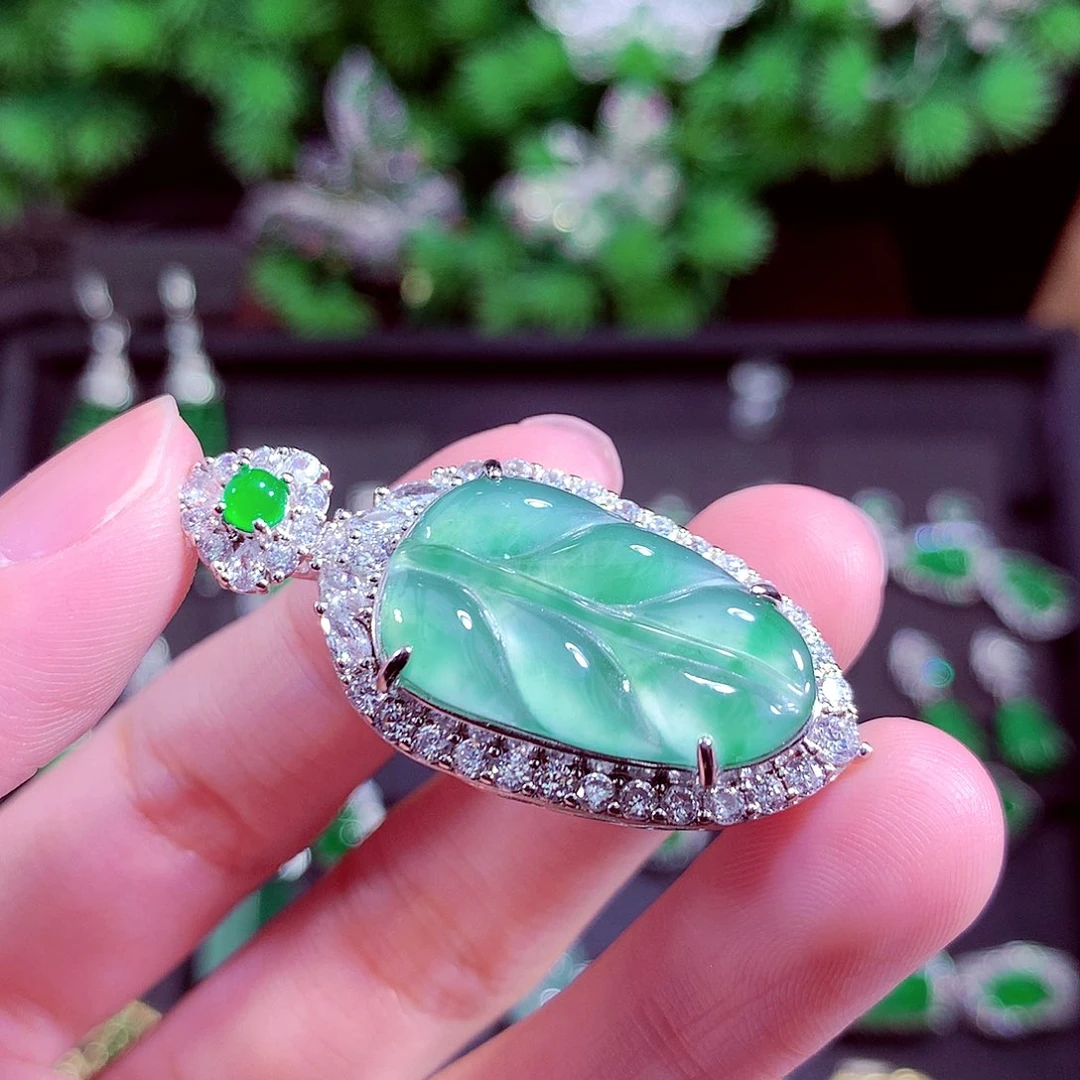 颈饰未镶嵌翡翠天然