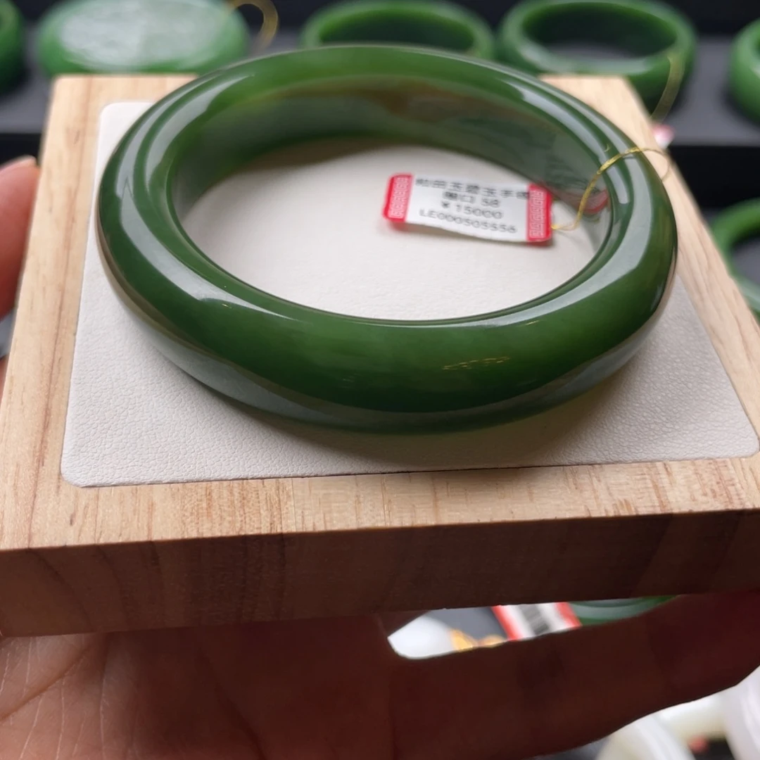 和田玉手镯未镶嵌梦*人