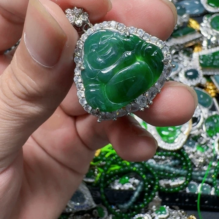 翡翠未镶嵌颈饰天然A货翡翠放漏
