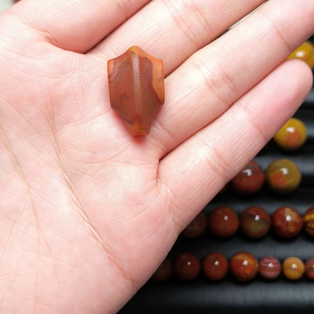 玛瑙/玉髓未镶嵌战国红玛瑙