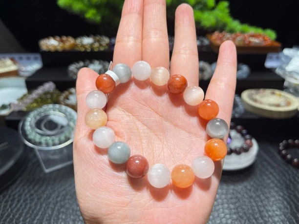 彩兔毛手链，晶体通透