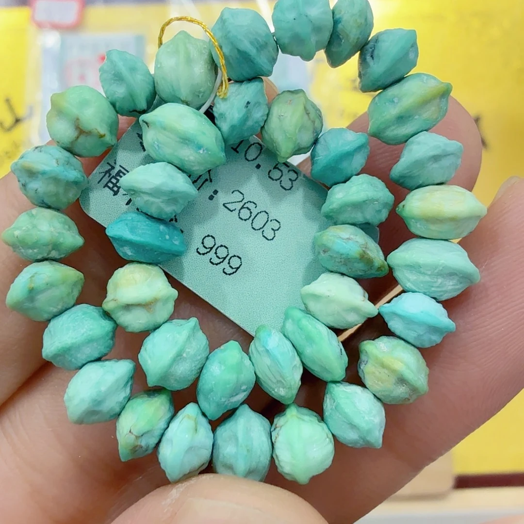 绿松石未镶嵌珠宝奇石