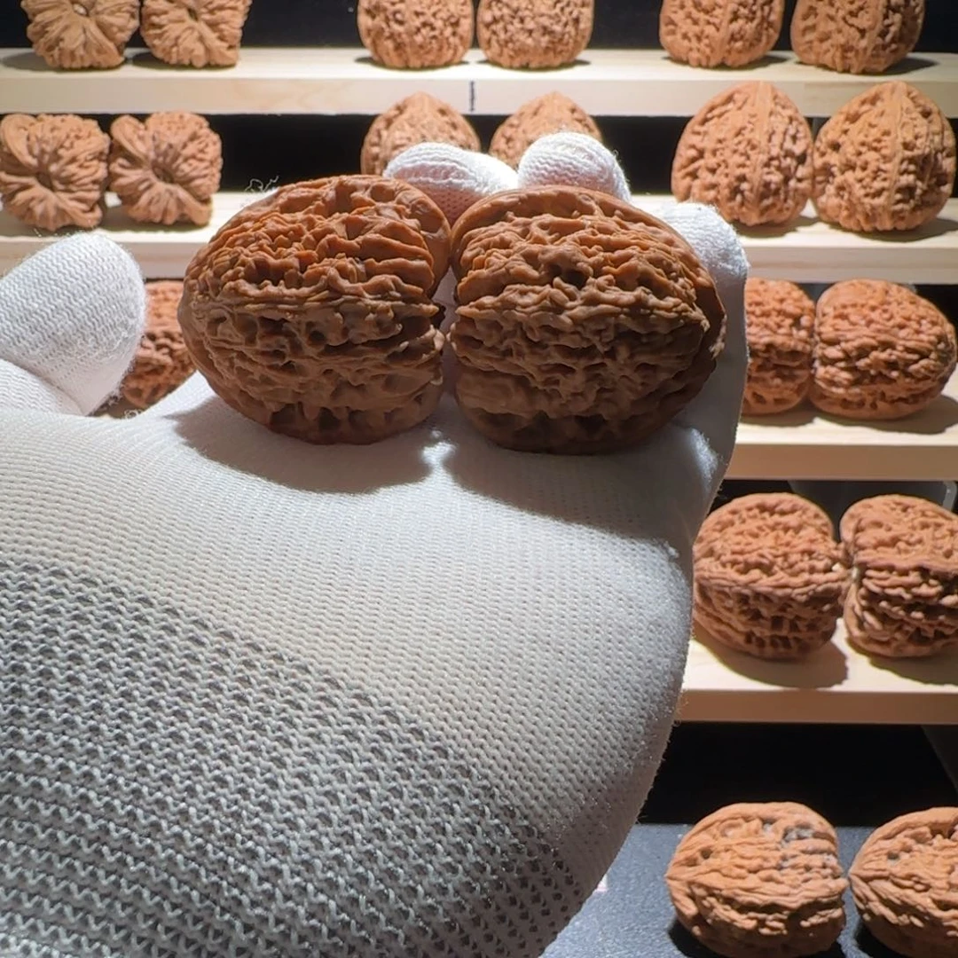 吊坠文玩核桃39奥迪三角炮弹