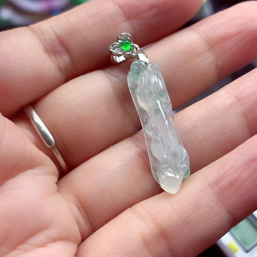 翡翠银S925镶嵌颈饰翡翠