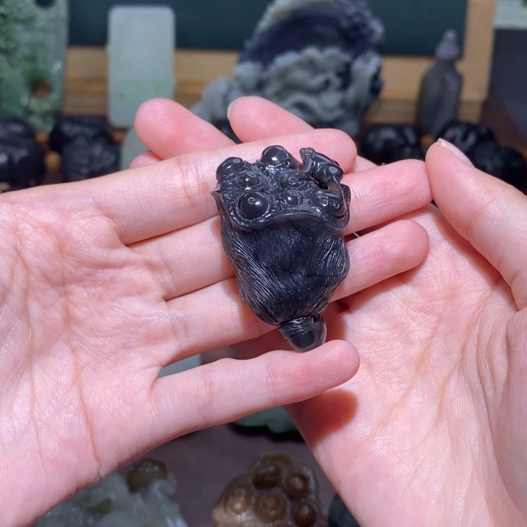 乐***呀和田玉未镶嵌颈饰