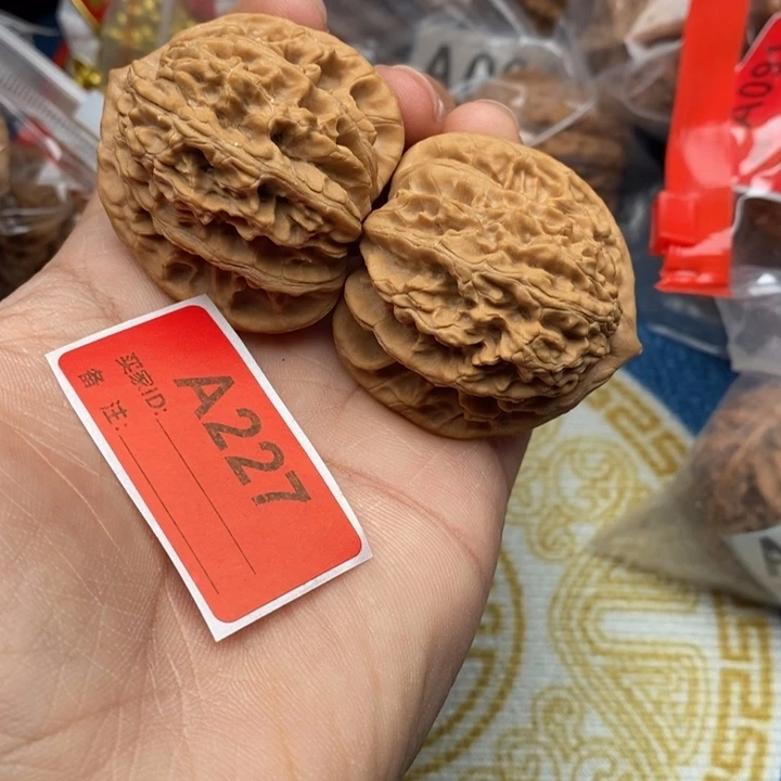 文玩核桃吊坠核桃