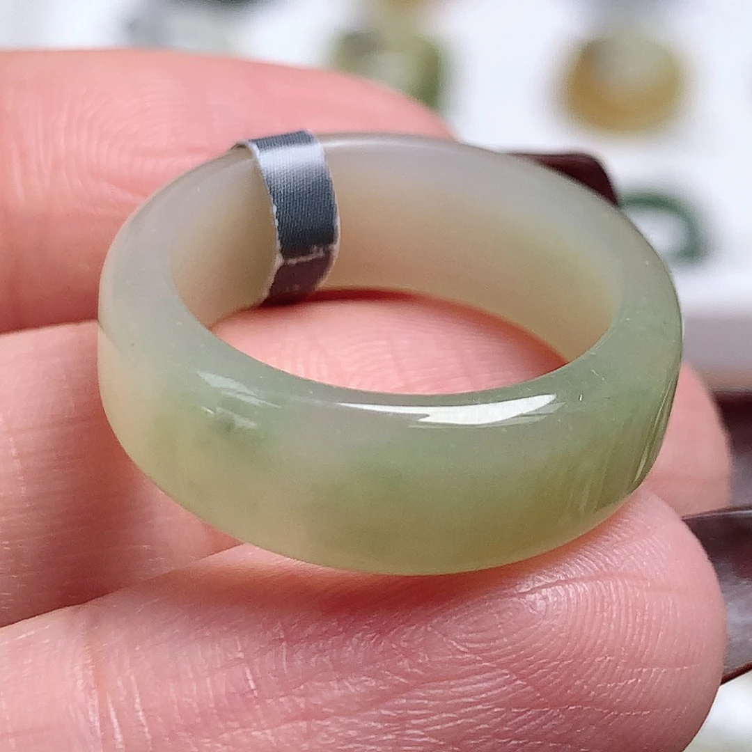 未镶嵌戒指和田玉