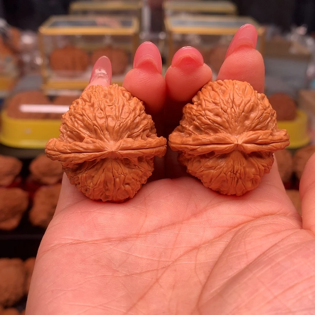 文玩核桃把件白狮子37.5