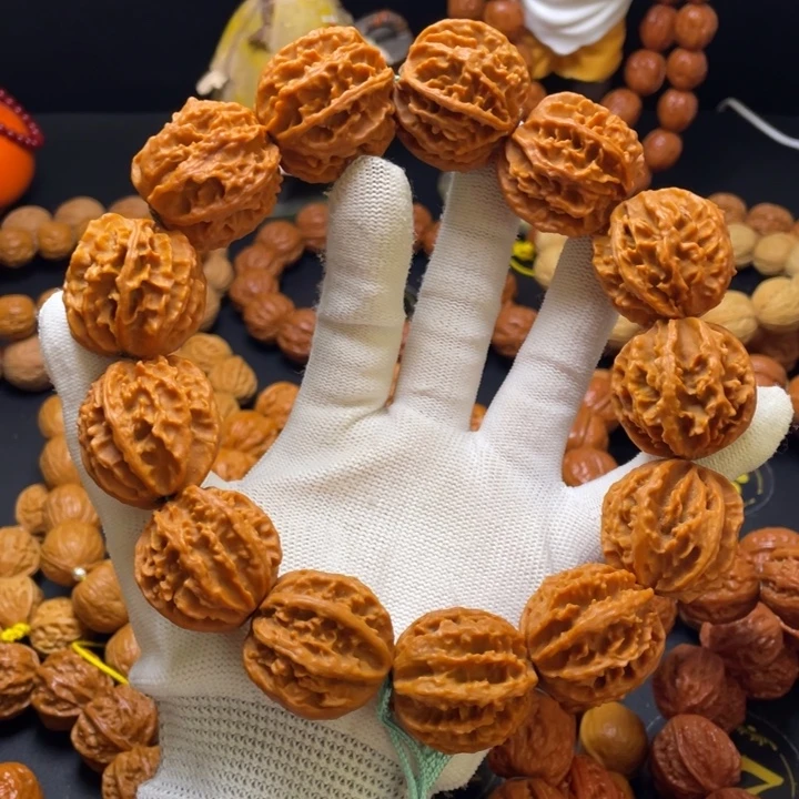 文玩核桃手串灯笼