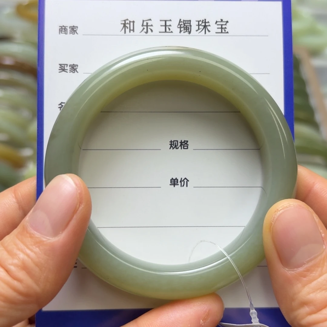 和田玉手镯未镶嵌北*