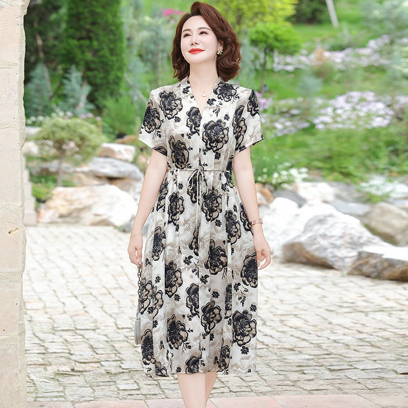年轻妈妈装夏季时尚碎花连衣裙2025新款中老年夏装女士连衣裙新款