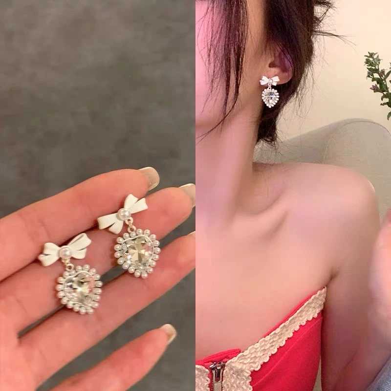 ( 奶油甜桃)甜妹专属!精致时尚百搭爱心蝴蝶结耳钉