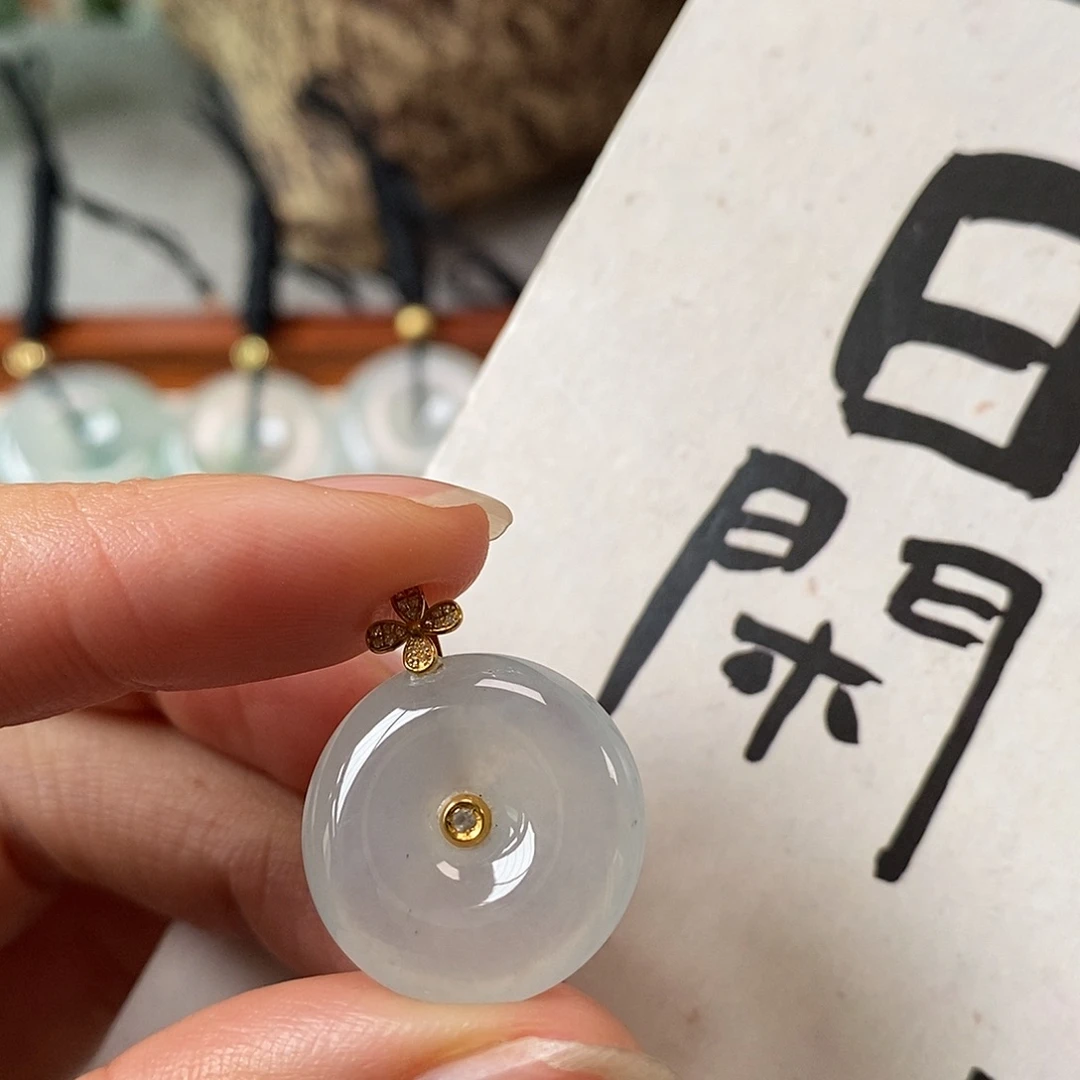 翡翠未镶嵌颈饰天然的缅甸翡翠A货